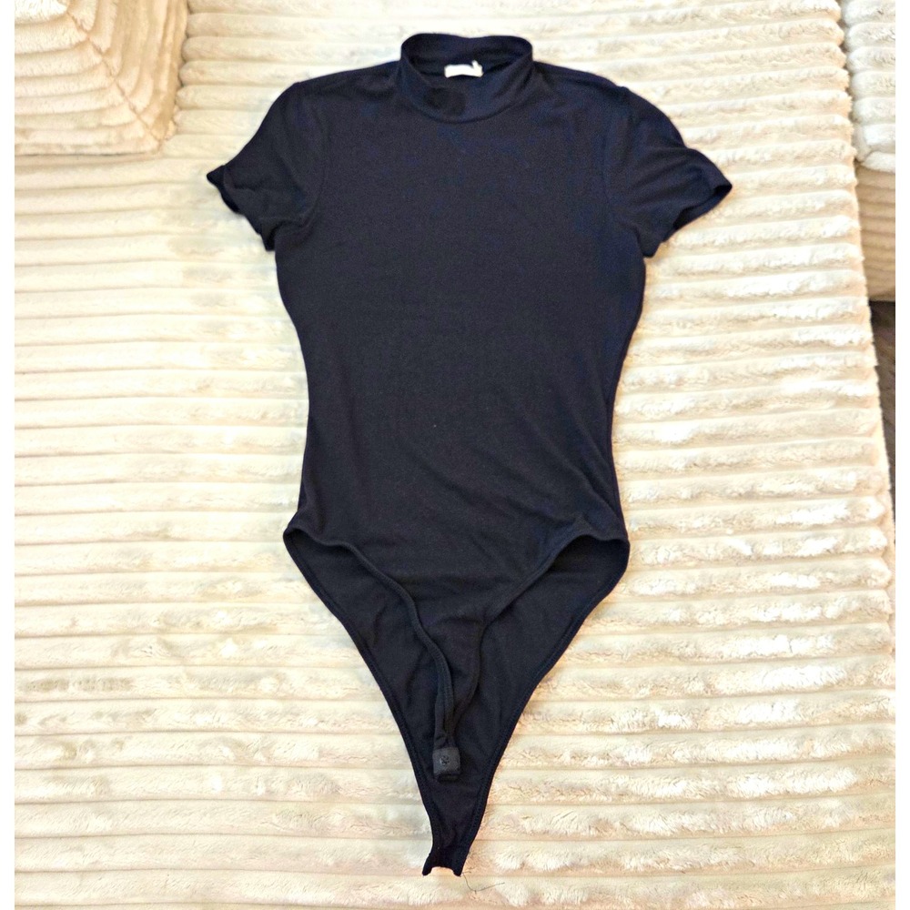 Heart & Hips Black Mock Neck Short Sleeve Bodysuit Womens Size S Small Solid